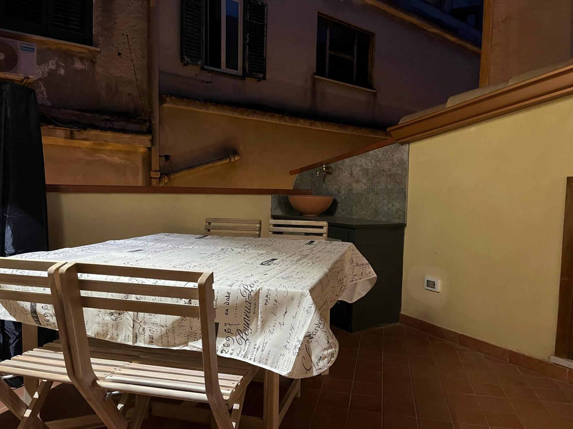 Maquedino Holiday Home & Terrace - Cozy Central Loft Palermo Kültér fotó