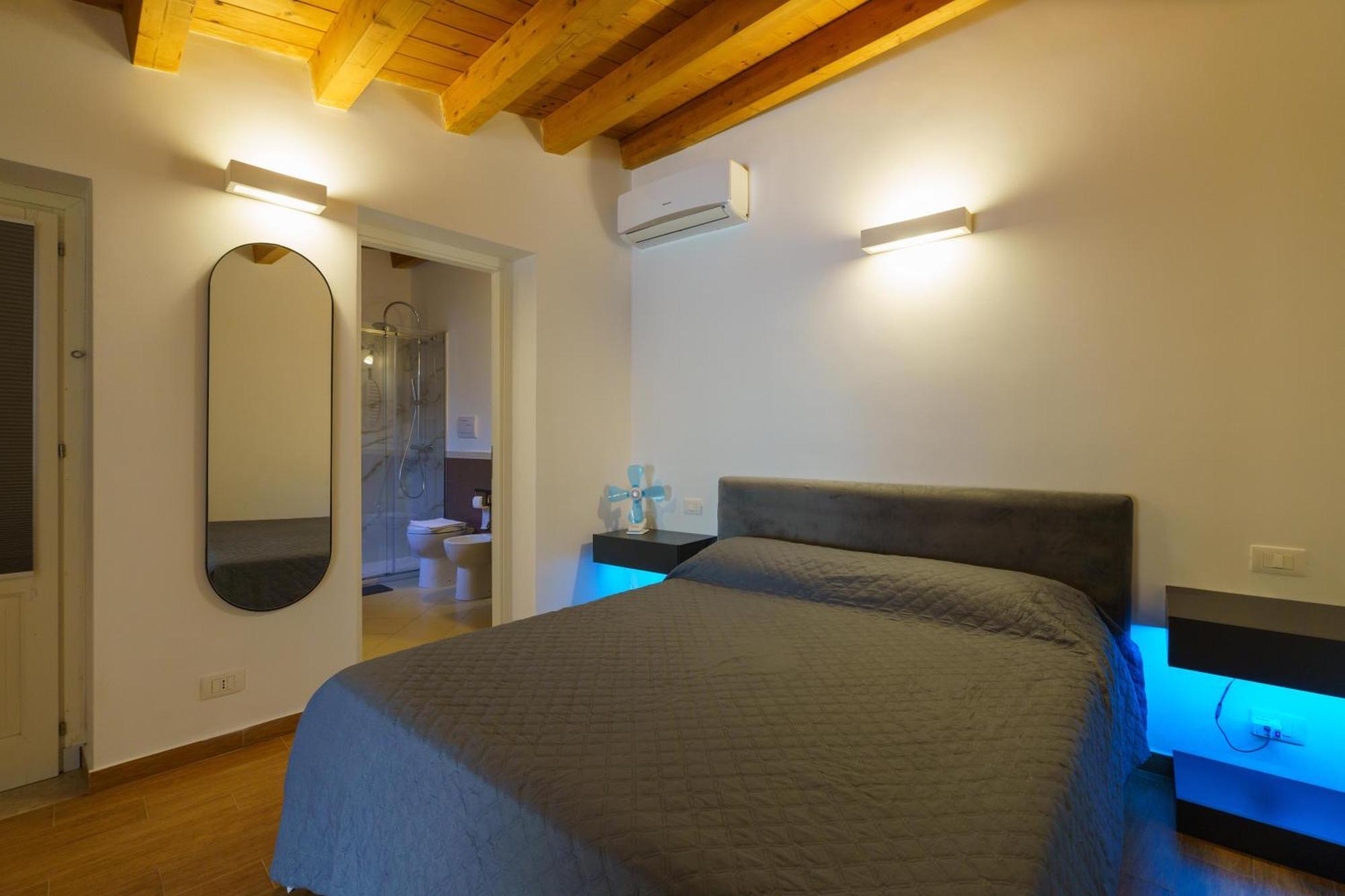 Maquedino Holiday Home & Terrace - Cozy Central Loft Palermo Kültér fotó