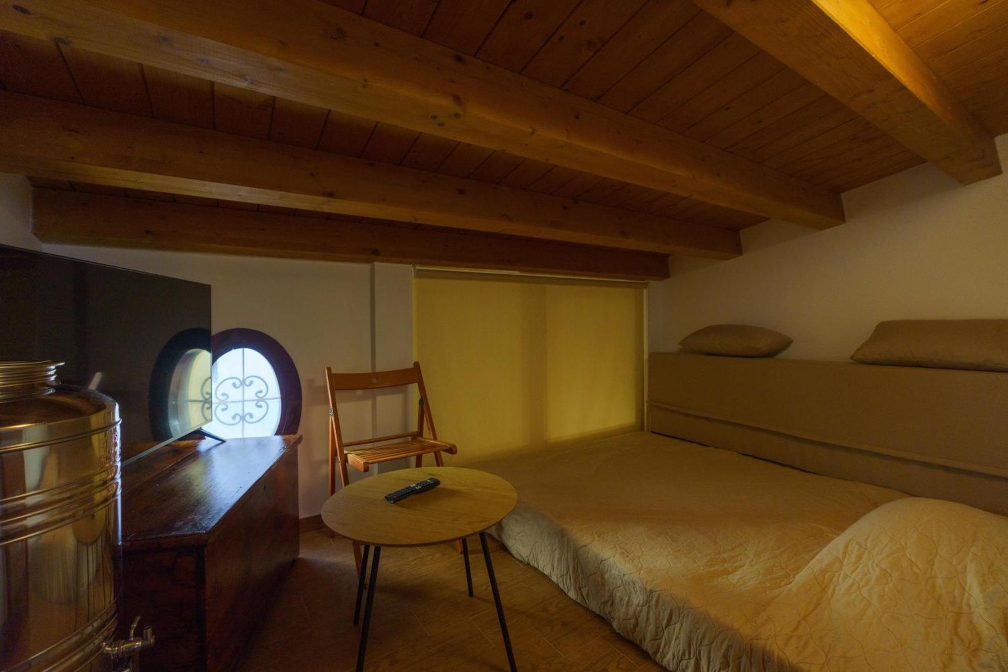 Maquedino Holiday Home & Terrace - Cozy Central Loft Palermo Kültér fotó